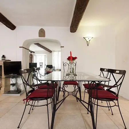 A8 - 2 Bdr Duplex Remparts Heart Of Old Daire *