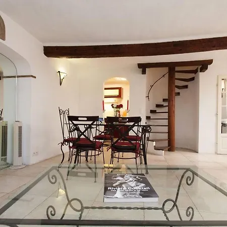 A8 - 2 Bdr Duplex Remparts Heart Of Old Antibes