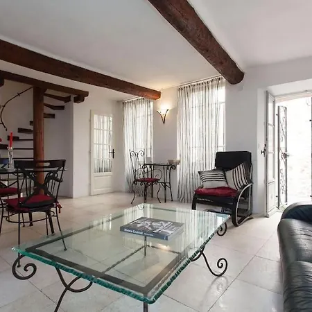 A8 - 2 Bdr Duplex Remparts Heart Of Old Apartamento Antibes