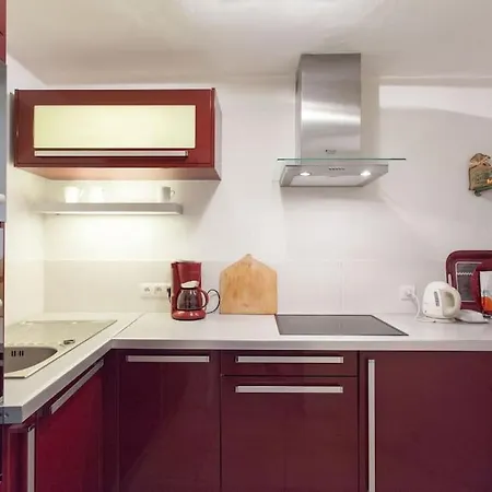 A8 - 2 Bdr Duplex Remparts Heart Of Old