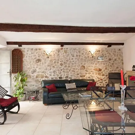 A8 - 2 Bdr Duplex Remparts Heart Of Old Antibes