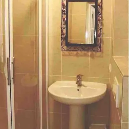 Apartment A8 -staywiz Us - 2 Bdr Duplex Remparts Heart Of Old