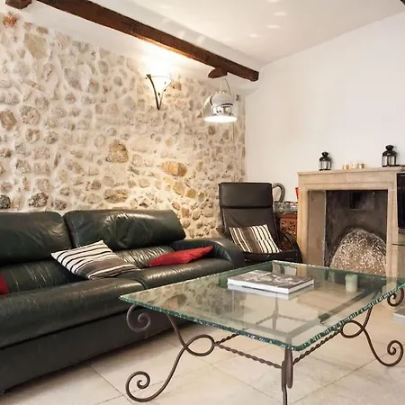 A8 - 2 Bdr Duplex Remparts Heart Of Old Apartment *