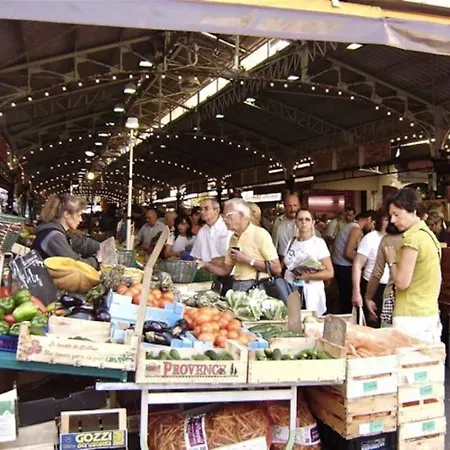 A8 - 2 Bdr Duplex Remparts Heart Of Old Antibes